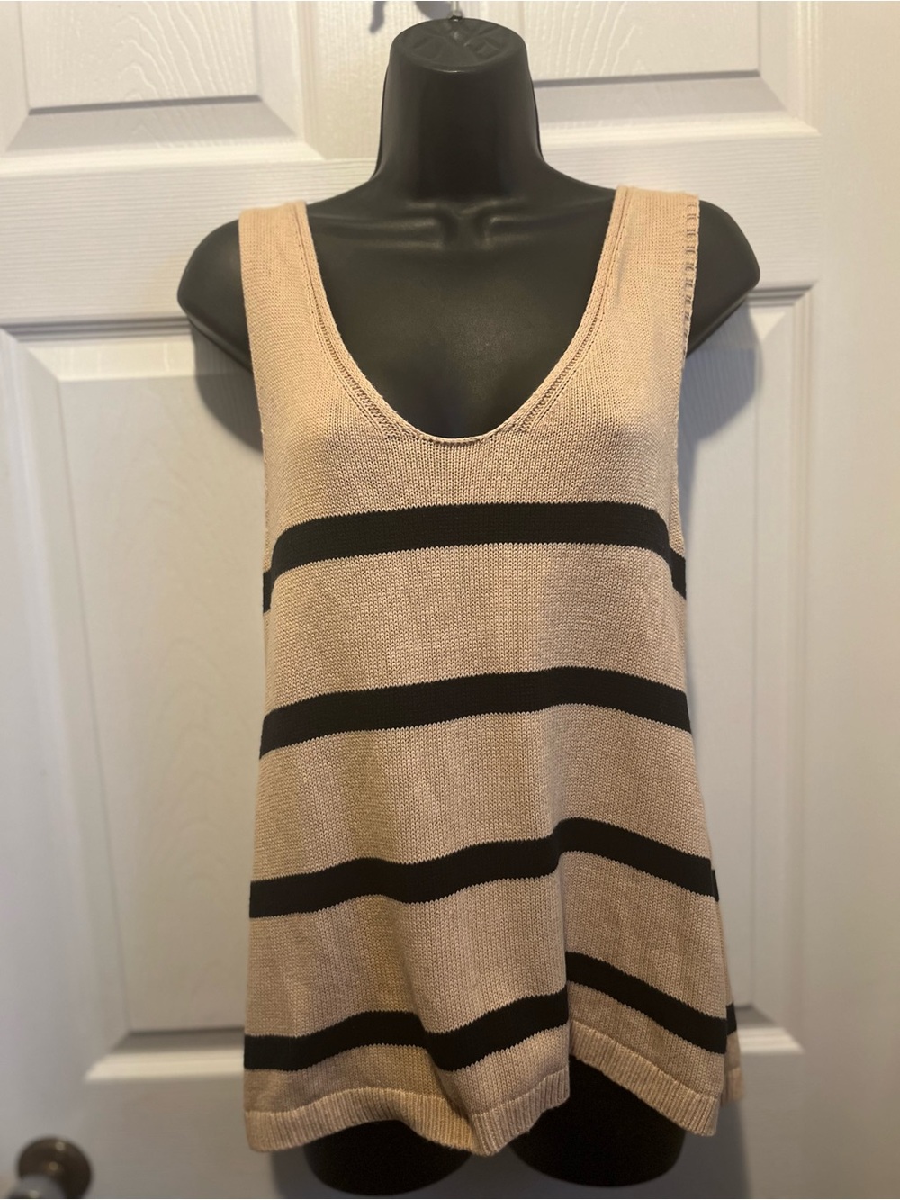 DKNY Jeans Tank Top Large Striped Knit Sleeveless Sweater Beige Black V-Neck